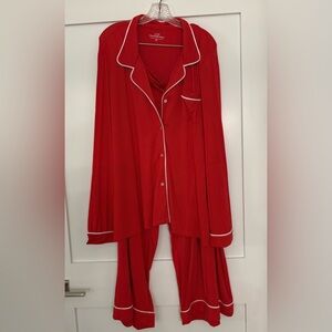 3X Vineyard Vines pajama set